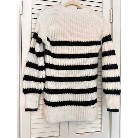 Isabel by Ingrid Women's Oversized Striped Fuzzy Knit Sweater - Size XS - Picture 5 of 5